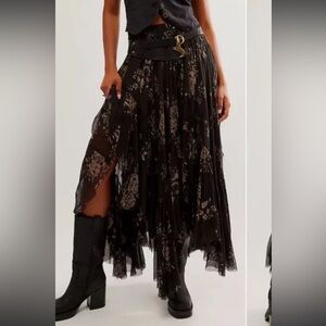 FP one clover skirt